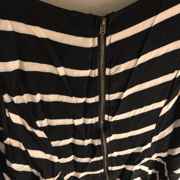 Xhilaration High Low Zip-Up Back Peplum Tank - Picture 5 of 6